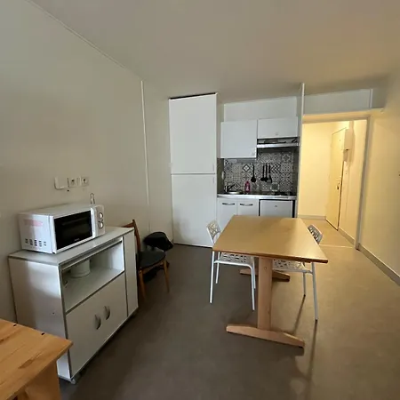 Au Port Des Minimes Daire